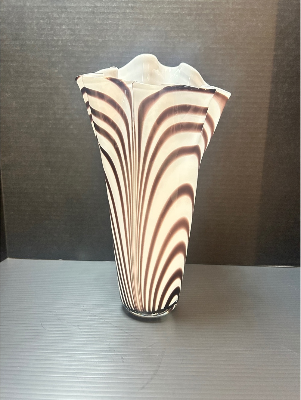 Vintage Murano-style cased Glass Handkerchief Vase